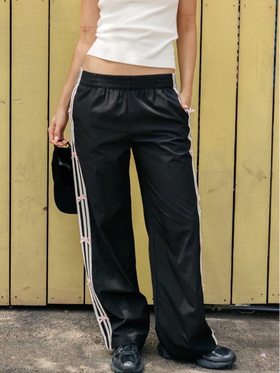 Cali1850 Pants - Black Track Pants with Pink-Trim Side Stripes